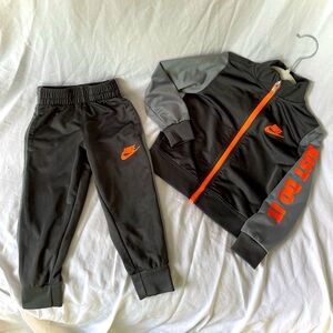 Nike Futura Tricot Tracksuit “Anthracite” Grey/Orange - Toddler Size 2T 1-2 Yrs